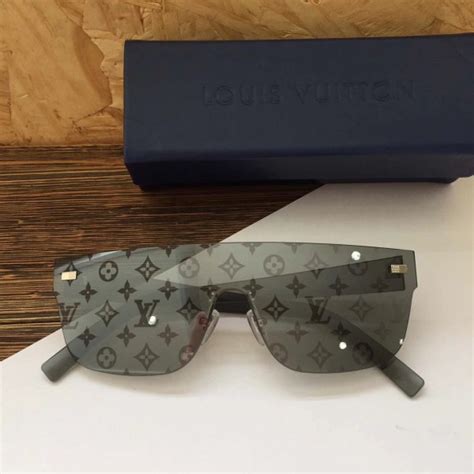 Louis Vuitton Monogram City Mask Black Sunglasses .